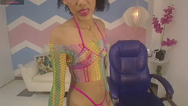 adisson petite1 online show from October 1, 2025, 11:22 pm