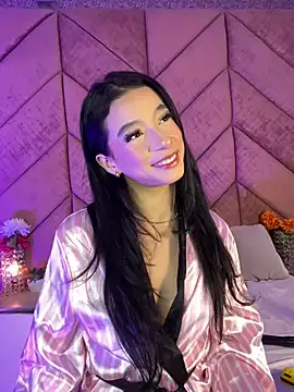 Snapshot of ChloeRosses chatting on May 9, 2026, 12:10 pm ChloeRosses online show from May 9, 2026, 12:10 pm