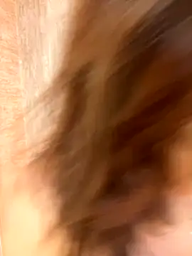 Mia Valmont online show from November 15, 2025, 2:46 pm