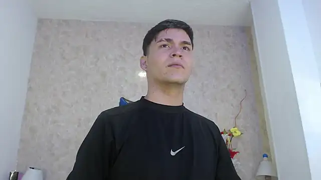 Aaron Foxxx online show from November 4, 2025, 12:48 pm