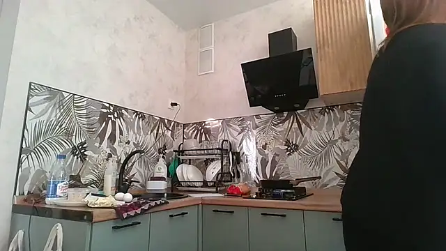 Snapshot of Thavione chatting on February 2, 2026, 7:51 am Thavione online show from February 2, 2026, 7:51 am