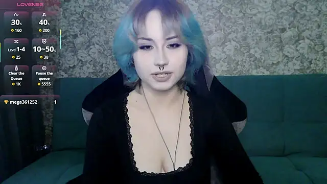 Snapshot of LeisaHopperstad chatting on April 20, 2026, 2:20 pm LeisaHopperstad online show from April 20, 2026, 2:20 pm