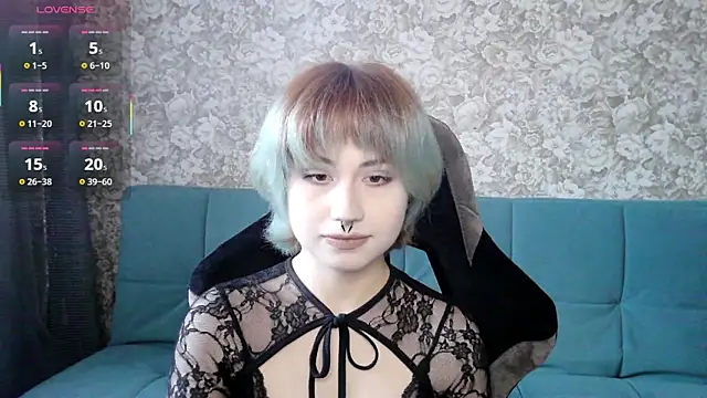 Snapshot of LeisaHopperstad chatting on April 28, 2026, 12:10 pm LeisaHopperstad online show from April 28, 2026, 12:10 pm