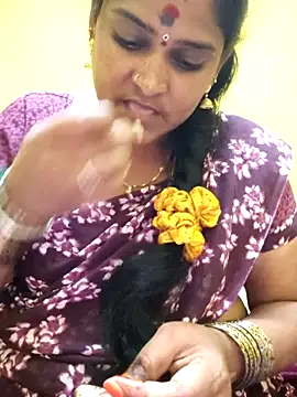 navyasree143 online show from October 25, 2025, 2:24 pm