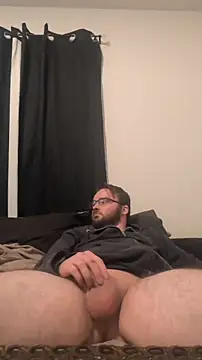 Snapshot of bear8t chatting on October 31, 2025, 11:00 am bear8t online show from October 31, 2025, 11:00 am