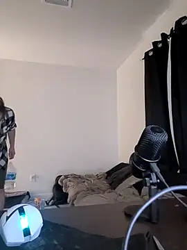 Snapshot of bear8t chatting on November 4, 2025, 6:40 pm bear8t online show from November 4, 2025, 6:40 pm