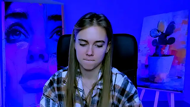 JuneWoods online show from November 17, 2025, 6:30 am