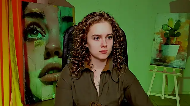 JuneWoods online show from April 18, 2026, 10:08 am