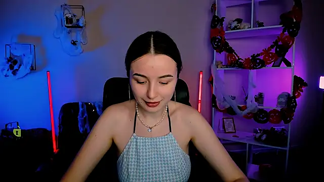 Snapshot of leslie_bird chatting on October 24, 2025, 8:55 am leslie bird online show from October 24, 2025, 8:55 am