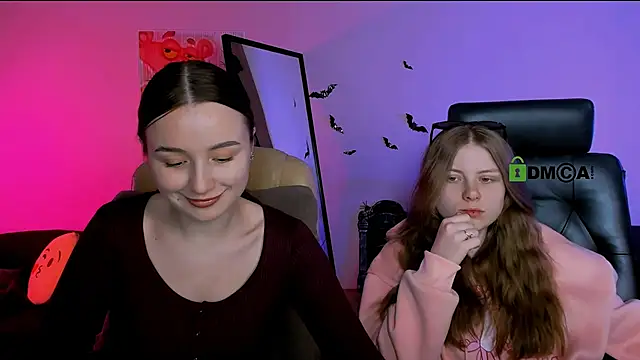 Snapshot of leslie_bird chatting on November 5, 2025, 12:27 pm leslie bird online show from November 5, 2025, 12:27 pm