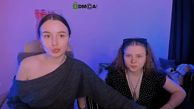 Snapshot of leslie_bird chatting on November 12, 2025, 1:22 pm leslie bird online show from November 12, 2025, 1:22 pm