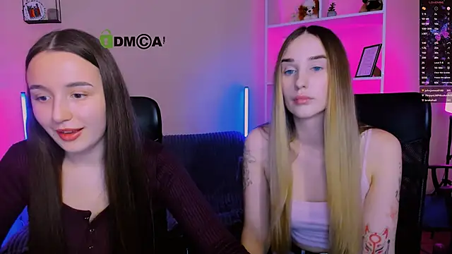 Snapshot of leslie_bird chatting on November 21, 2025, 3:33 pm leslie bird online show from November 21, 2025, 3:33 pm