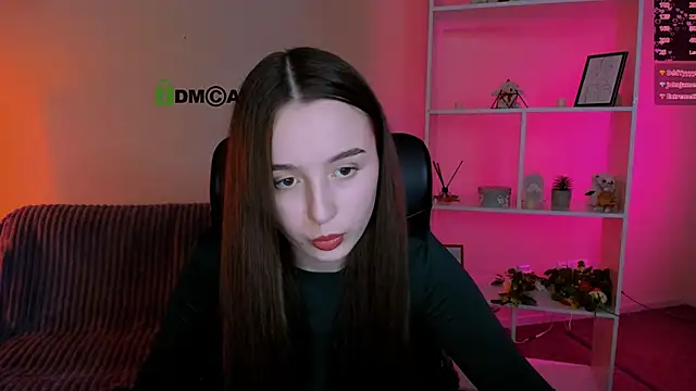 Snapshot of leslie_bird chatting on November 28, 2025, 2:20 pm leslie bird online show from November 28, 2025, 2:20 pm