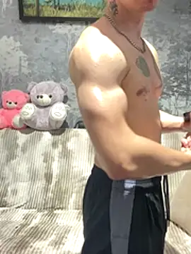 KirilStella online show from October 17, 2025, 12:41 pm