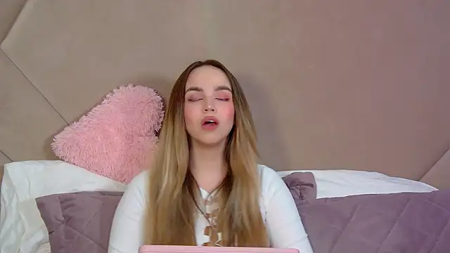 AnitaVenture online show from April 4, 2026, 4:26 pm