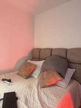 Dania Oconor online show from November 18, 2025, 10:36 pm