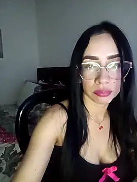 YaraDuartee online show from April 10, 2026, 1:11 am