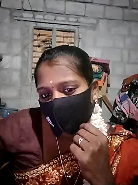 Snapshot of Tamil_Hot_Sandy chatting on November 17, 2025, 3:18 pm Tamil Hot Sandy online show from November 17, 2025, 3:18 pm