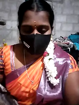 Snapshot of Tamil_Hot_Sandy chatting on January 5, 2026, 5:38 pm Tamil Hot Sandy online show from January 5, 2026, 5:38 pm