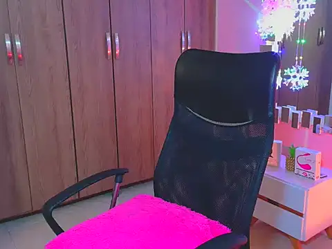 CuteFlame online show from March 24, 2026, 10:04 pm