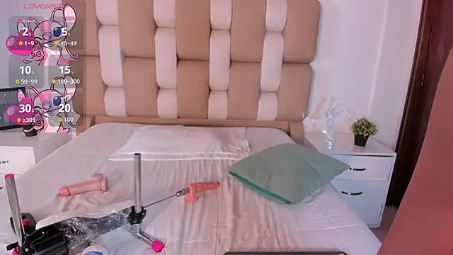 Caroline Millerr online show from October 23, 2025, 12:48 pm