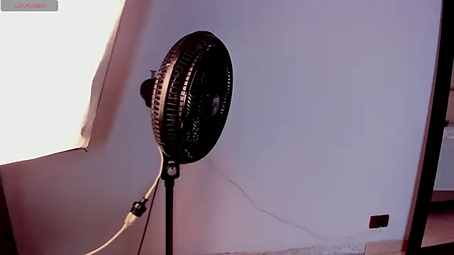 Caroline Millerr online show from January 14, 2026, 8:36 pm