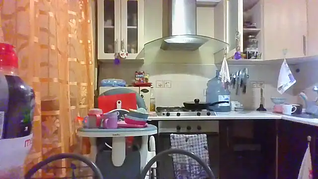 QueenMomyS online show from October 18, 2025, 7:47 pm