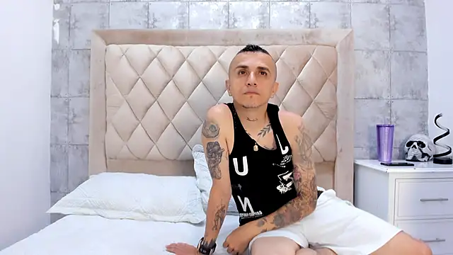 CharlotteAndSimon online show from October 1, 2025, 9:10 pm