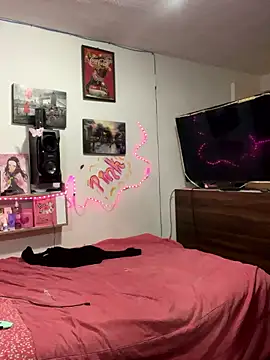 pinklajokr online show from January 13, 2026, 9:47 am