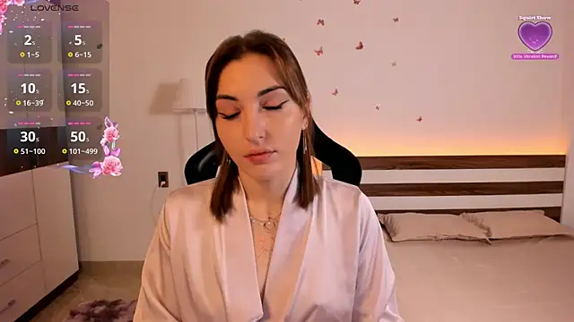 AmyVilvet  online show from October 21, 2025, 9:26 pm