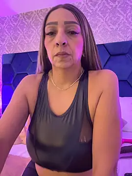 Snapshot of Angelina_Roa chatting on July 6, 2026, 2:14 pm Angelina Roa online show from July 6, 2026, 2:14 pm