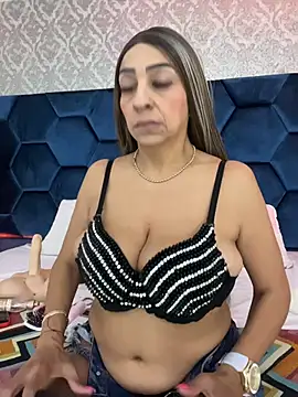 Snapshot of Angelina_Roa chatting on July 20, 2026, 2:19 pm Angelina Roa online show from July 20, 2026, 2:19 pm