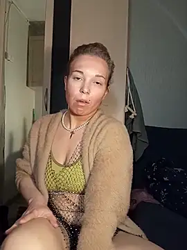 Conny Shellie online show from March 25, 2026, 7:42 pm