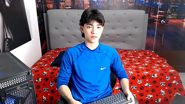 Snapshot of RomeoMillerr chatting on July 18, 2026, 12:15 am RomeoMillerr online show from July 18, 2026, 12:15 am