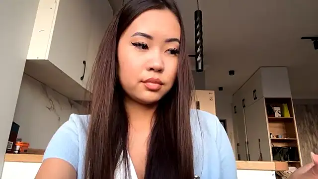 Ur neighbor Kira online show from October 15, 2025, 12:05 pm