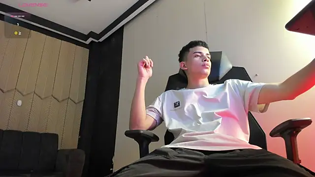 JuanSixx online show from December 21, 2025, 9:00 pm