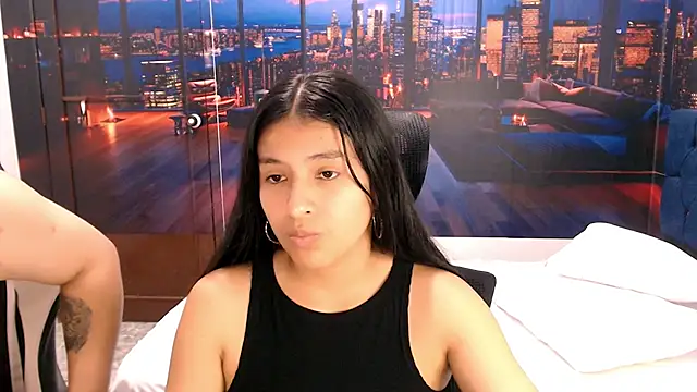 Charly and laura online show from October 10, 2025, 7:13 pm