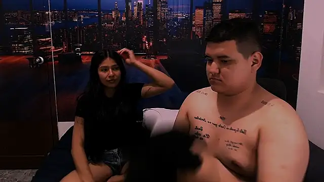 Charly and laura online show from October 24, 2025, 7:21 pm