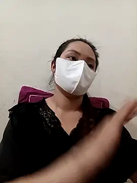 bree-zz online show from December 14, 2025, 1:16 pm