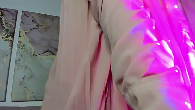 CamillaDreamer online show from March 17, 2026, 4:43 pm