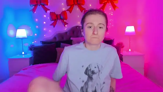 CamillaDreamer online show from March 18, 2026, 9:18 pm