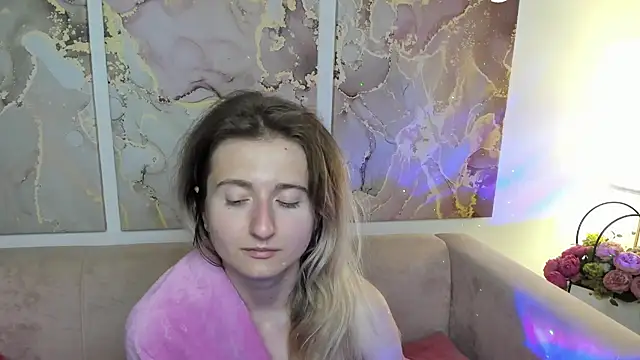 CamillaDreamer online show from July 15, 2026, 11:32 pm