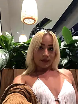 alexawinterrr online show from December 1, 2025, 10:48 pm