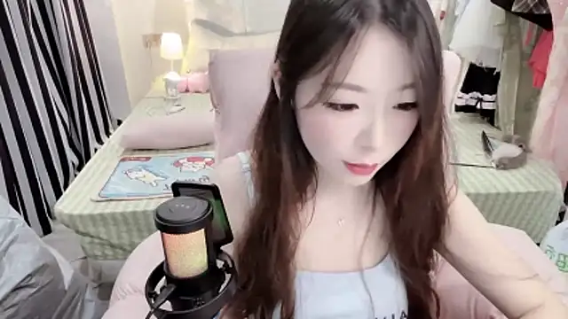 Snapshot of Gardenia-222 chatting on August 3, 2026, 1:49 pm Gardenia-222 online show from August 3, 2026, 1:49 pm