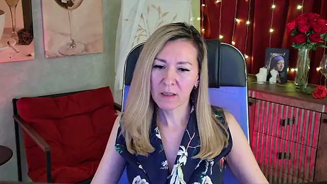 Snapshot of DonnaSmitth chatting on April 22, 2026, 7:15 pm DonnaSmitth online show from April 22, 2026, 7:15 pm