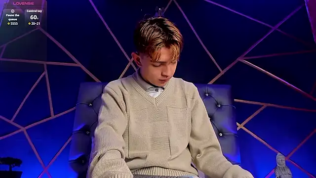 Lian Miller1  online show from February 11, 2026, 12:43 pm