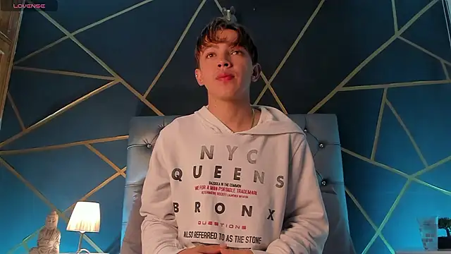 Lian Miller1  online show from March 4, 2026, 12:22 pm