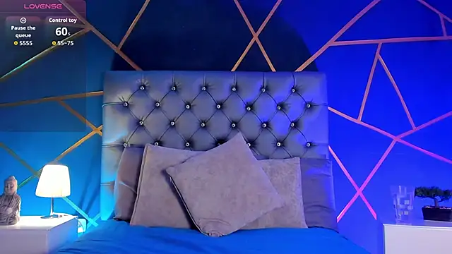 Lian Miller1  online show from March 8, 2026, 2:10 pm