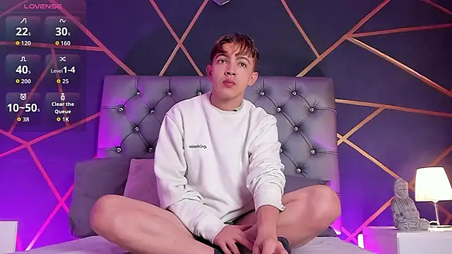 Lian Miller1  online show from March 27, 2026, 12:27 pm