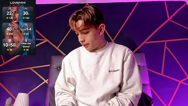 Lian Miller1  online show from April 8, 2026, 12:27 pm